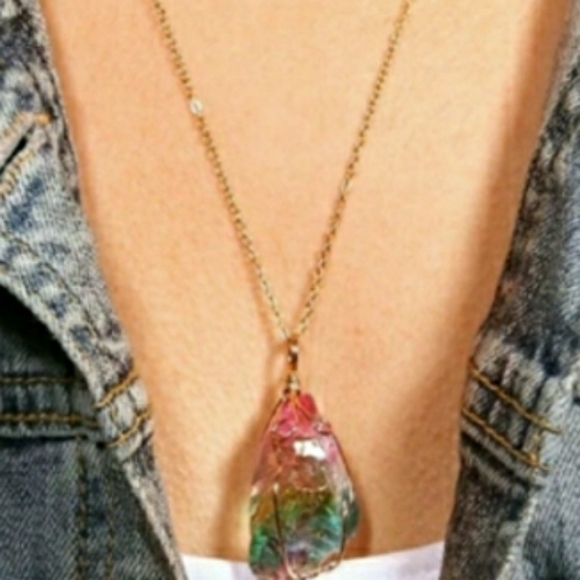 Quartz Rainbow Rock Necklace - Picture 7 of 8